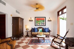 TV, offices - Mangó y Playa | Elegant Villa with Plunge Pool (Rincón)