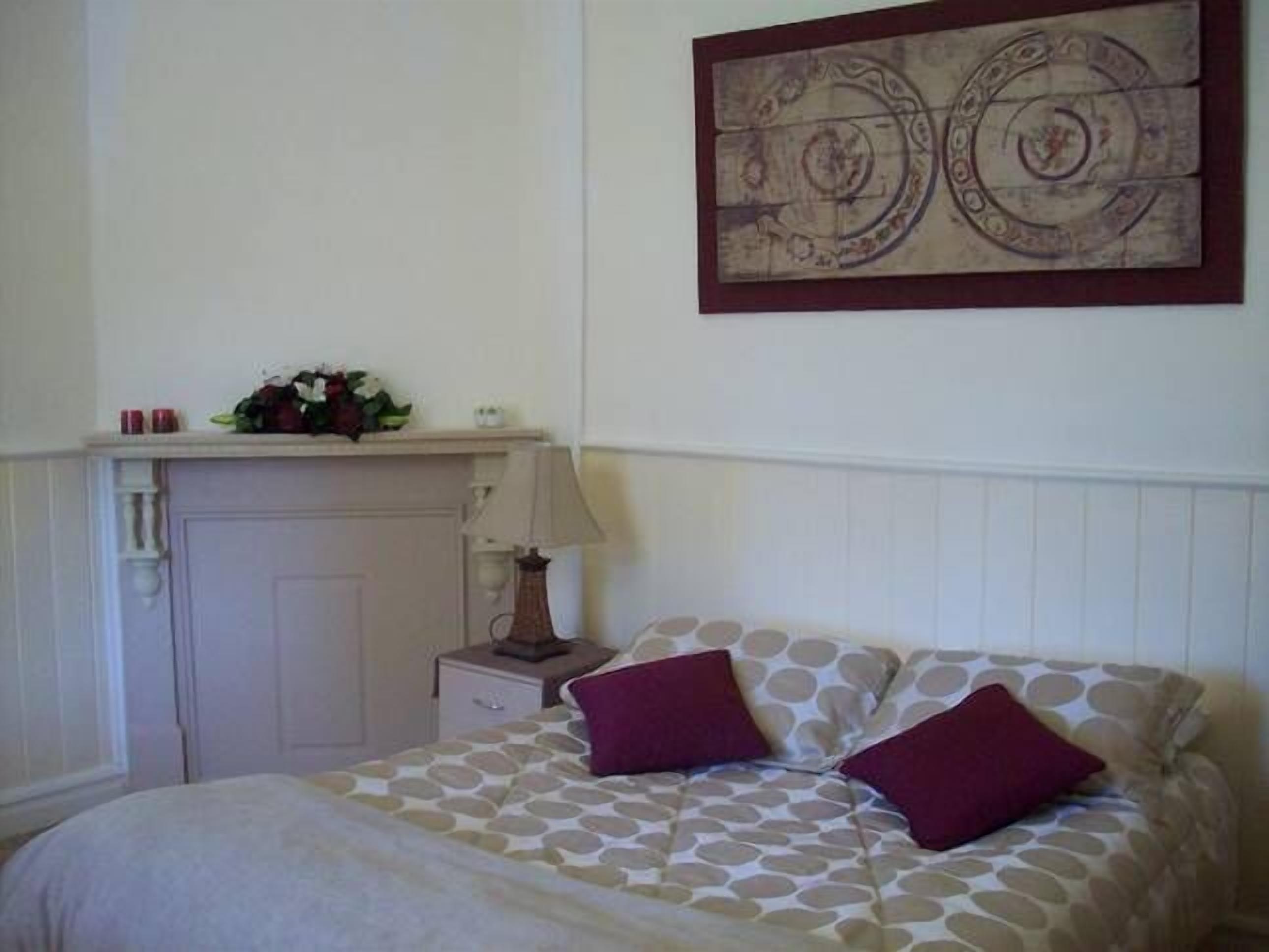 MERREDIN ACCOMMODATION COTTAGE :WIFI & Foxtel incl. 2 min walk to Shops