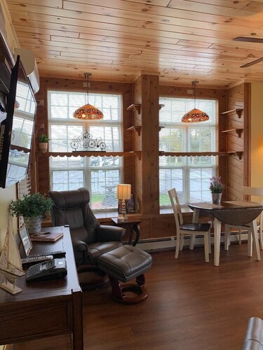 Tiffany's Premier Studio Vacation Rental Downtown Mackinaw City