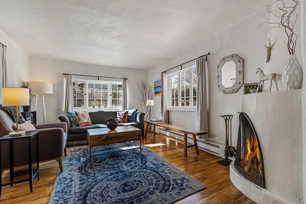 TV, fireplace, offices