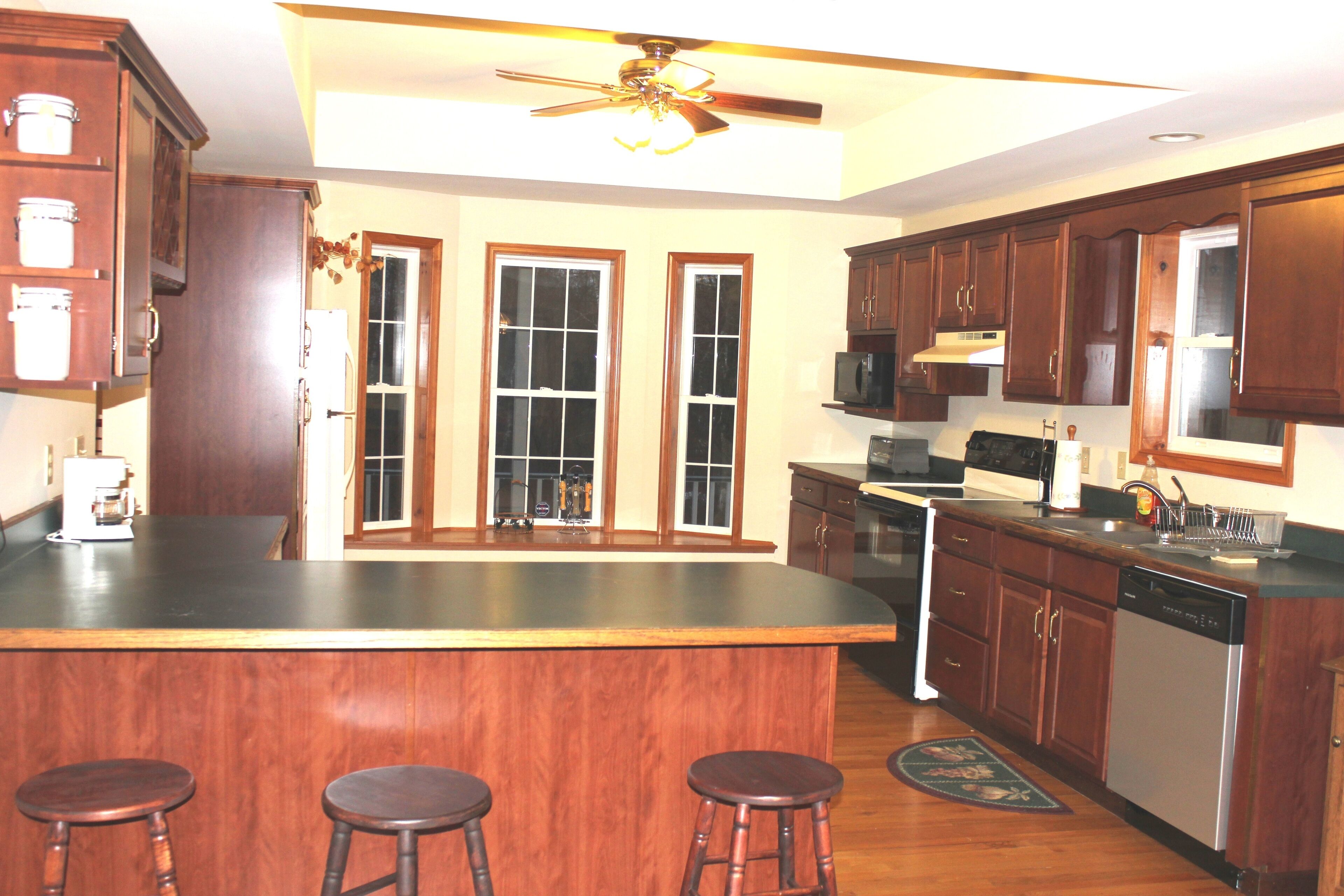 Make Our Beautiful Lakefront House Your Magical Home Away From Home!!