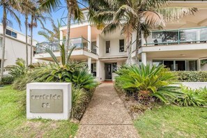 Exterior - Byron Surfside 4 at Clarkes Beach (Byron Shire)