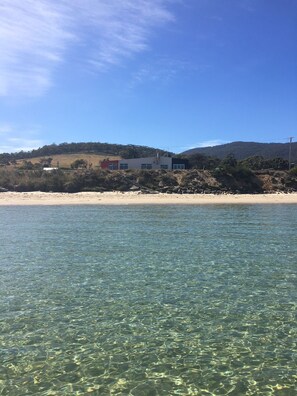 Beach - Wavestation Farmhouse, Southern Tasmania.
Views to Bruny Island (Middleton)
