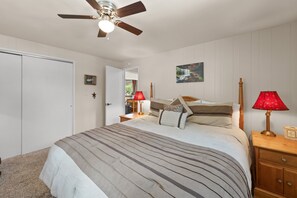 3 bedrooms, iron/ironing board, WiFi (free), bed sheets