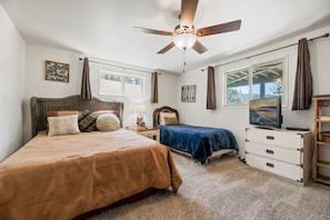 3 bedrooms, iron/ironing board, free WiFi, bed sheets