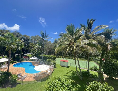 Walk to beach, air conditioned and spacious.