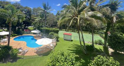 Walk to beach, air conditioned and spacious.