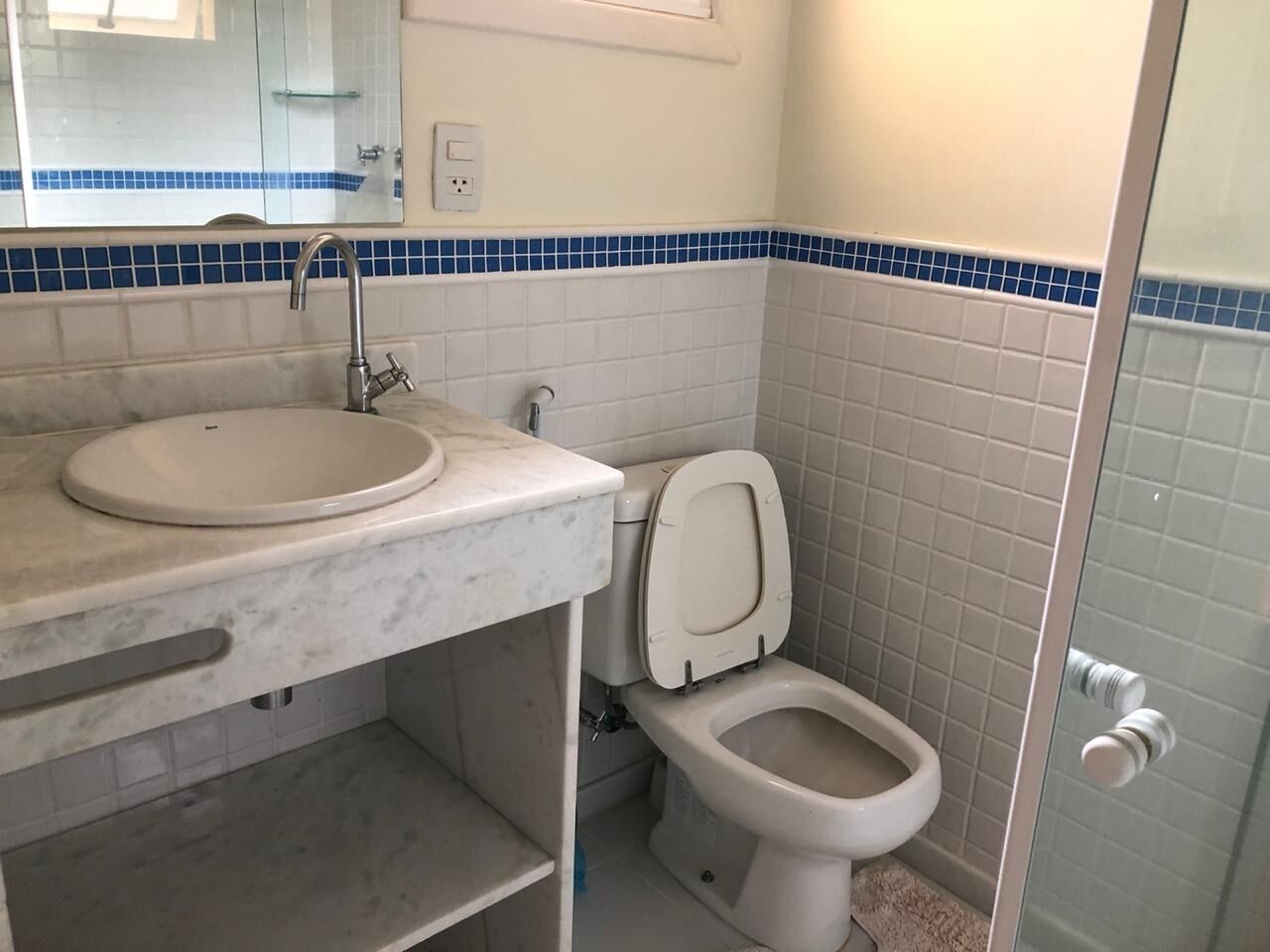 Imperial Corner 33 condominium