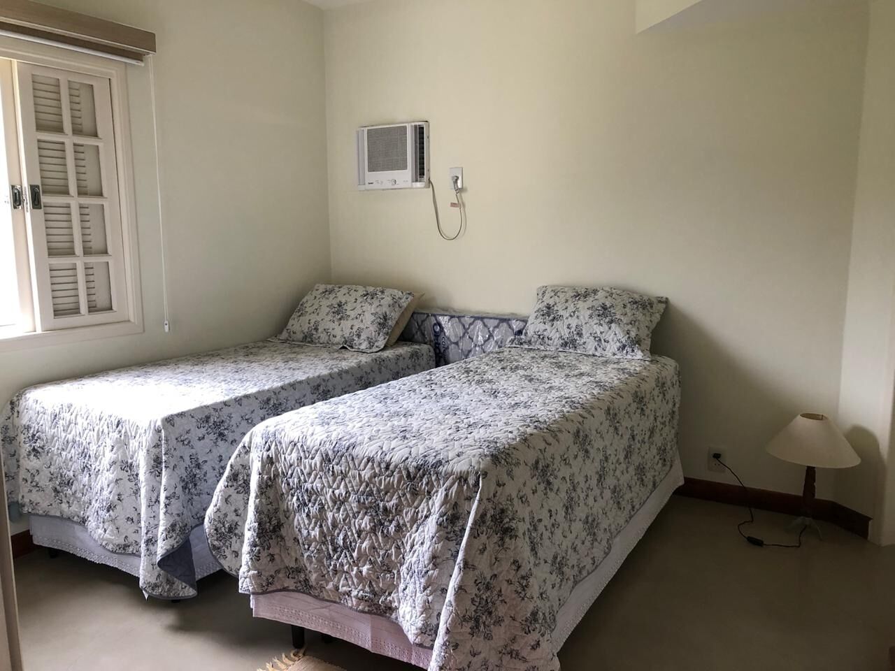 Imperial Corner 33 condominium