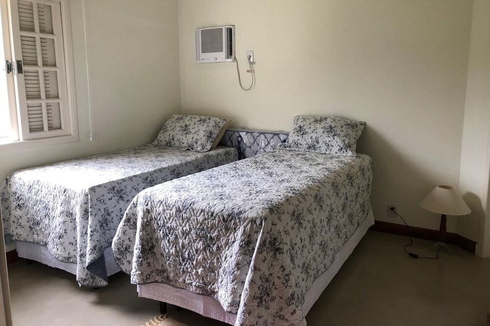 Imperial Corner 33 condominium