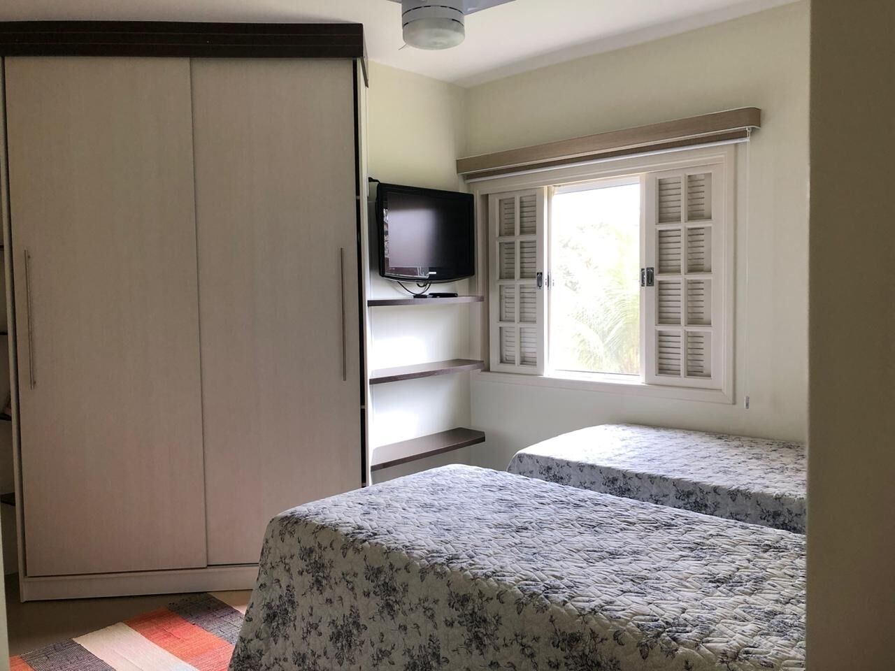 Imperial Corner 33 condominium