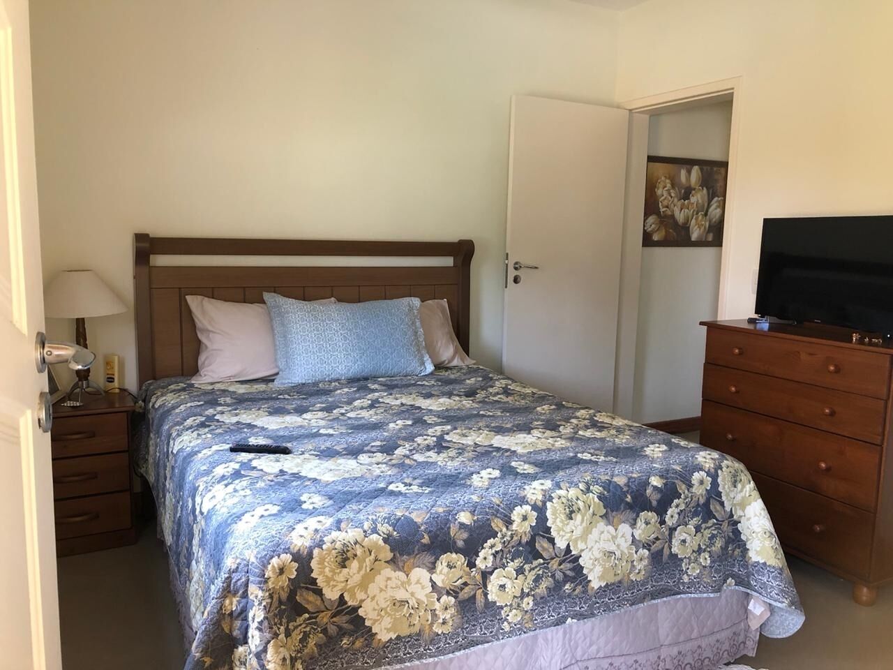 Imperial Corner 33 condominium