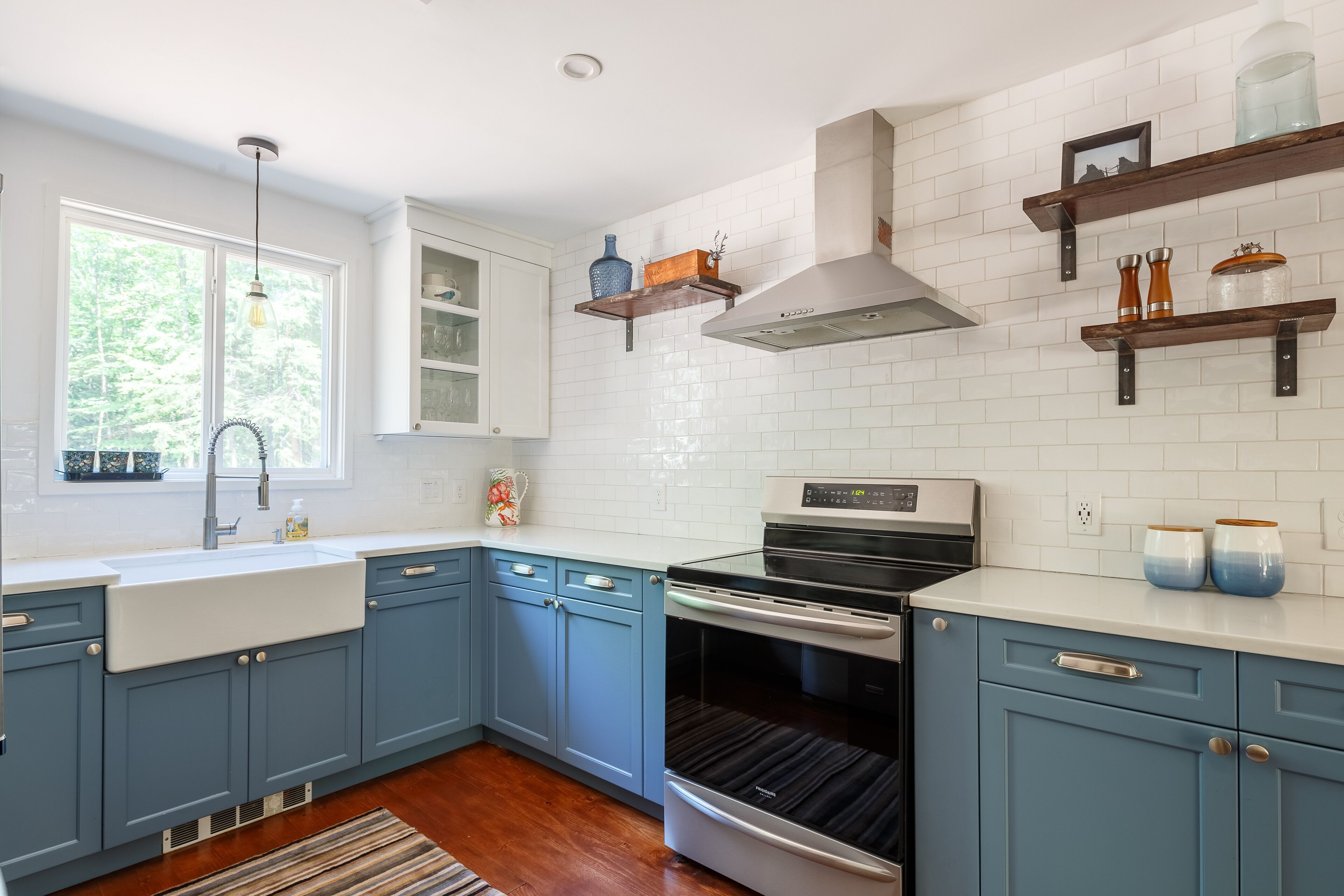 Windham Chalet  with BBQ Hut and Pizza Oven and Hot tub