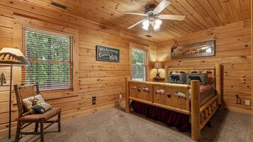 3 bedrooms, iron/ironing board, travel crib, WiFi (free)