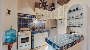 Fridge, microwave, oven, coffee/tea maker