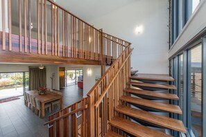 Interior - Luxury beachhouse with spectacular views over Frenchmans Beach. (Point Lookout)