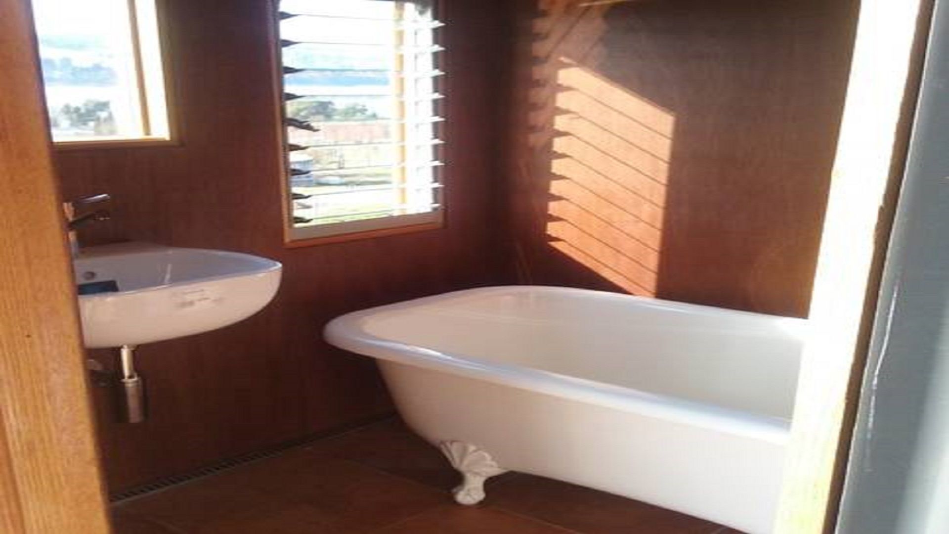 Tamar Valley Vineyard Retreat — image 11