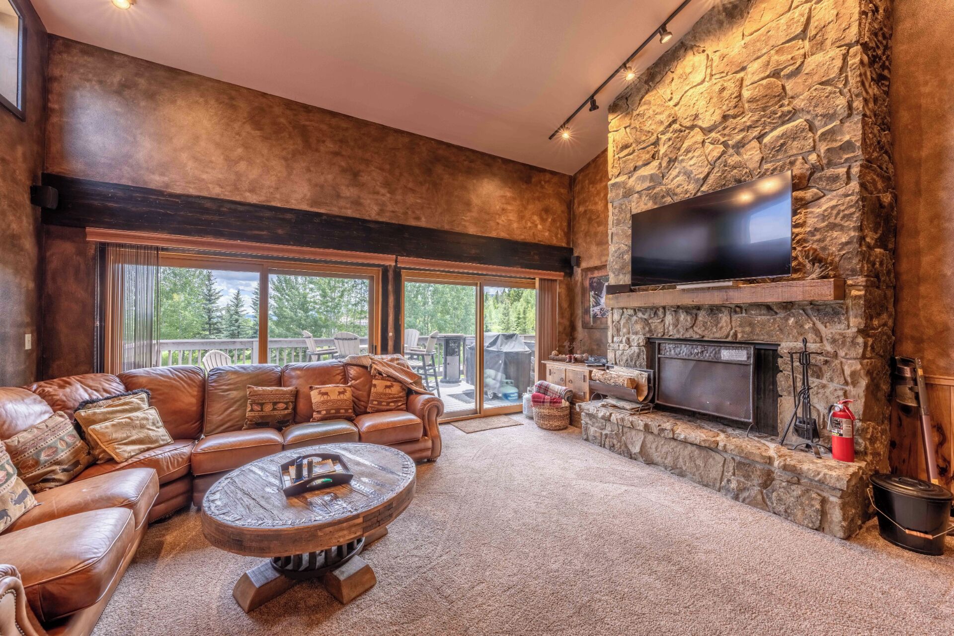 Outdoor Pool, Private Sauna, 50 Yards to Moose Creek Lift,  Flexible Bedding
