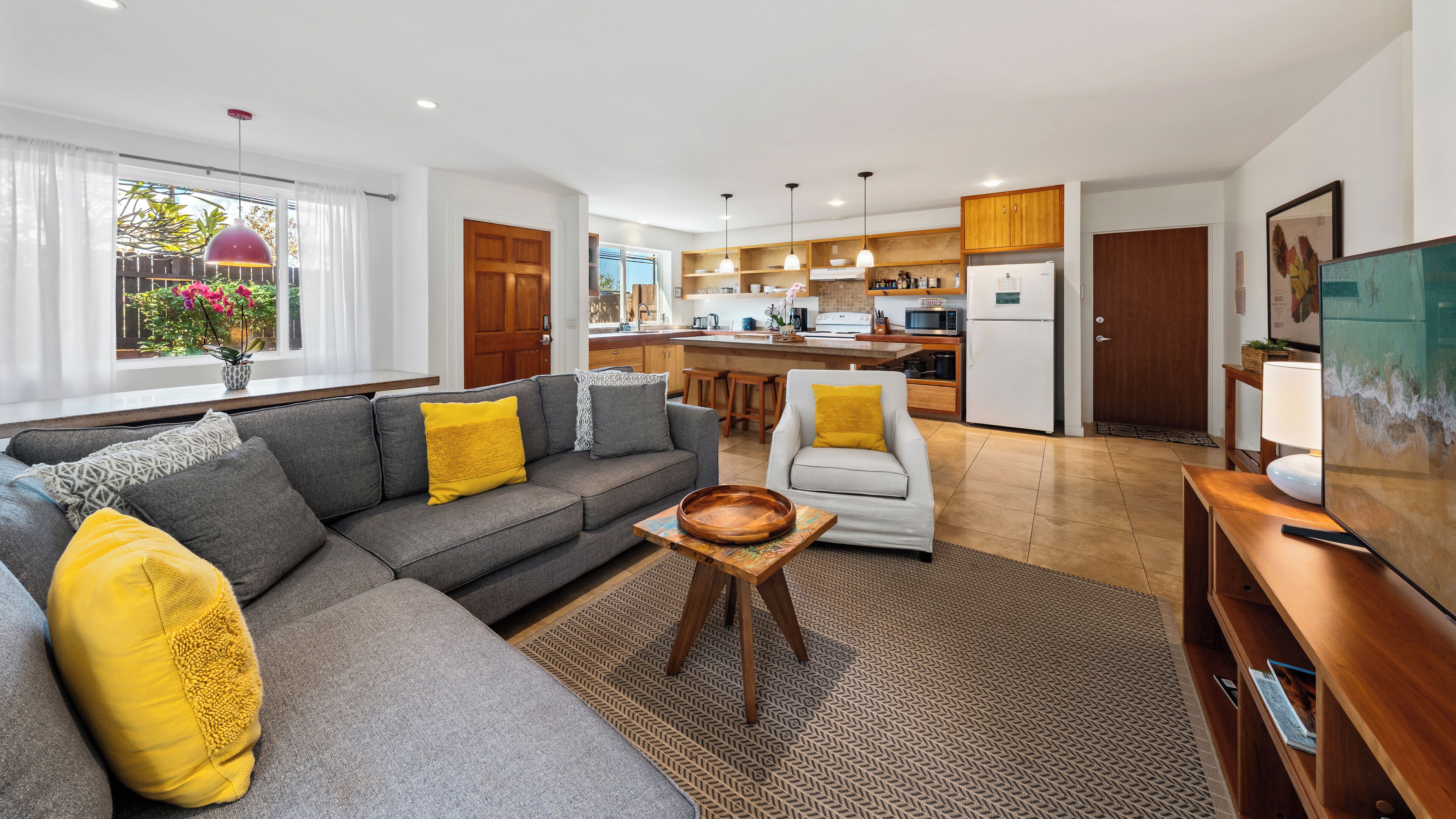 Entry door- Kitchen - sitting area- Tv corner