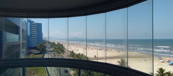 APARTMENT WITH VIEW TO THE BEACH