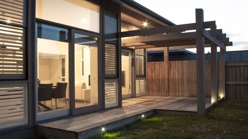 Barwon Heads beach and river - great location. Flexible cancellation