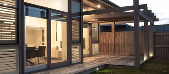 Barwon Heads beach and river - great location. Flexible cancellation