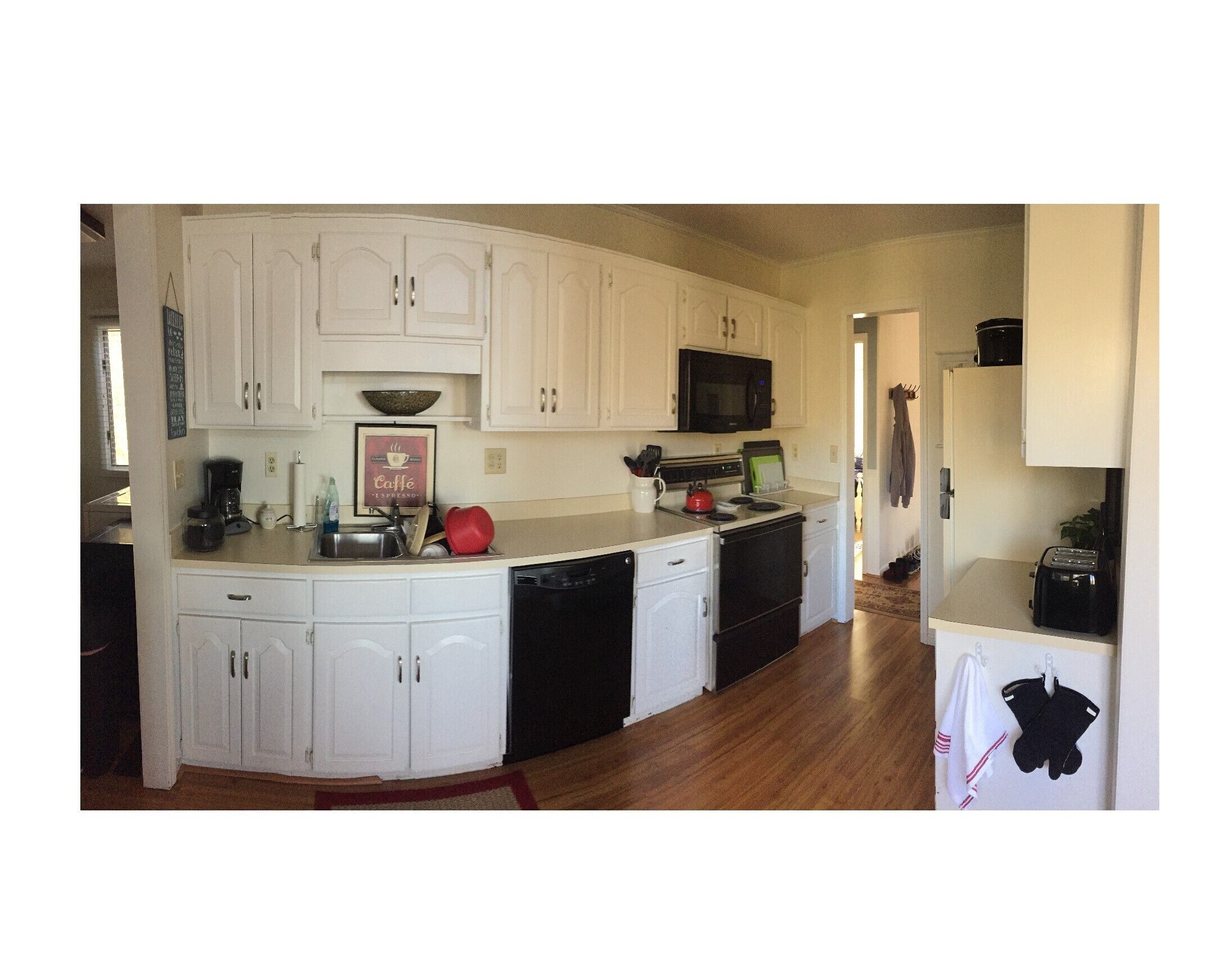 Lakehouse in a Protected Cove with Striking Views of Lake Tillery!