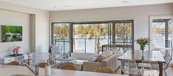 Adrift - Central Coast, Lake Macquarie