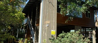 Spacious 3 bedroom highset located in popular Bambara Street.  Walk to...