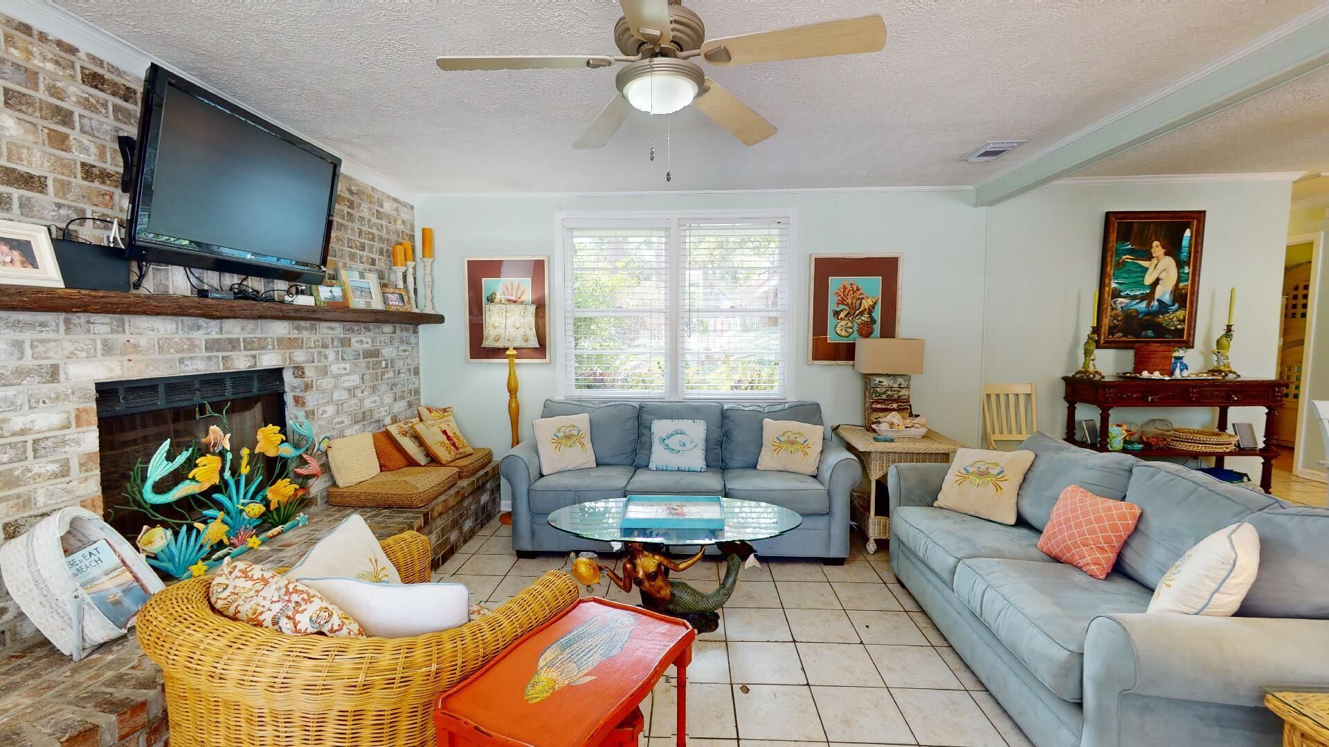 A Mermaid's Tale! Pet Friendly! WiFi! 2 Blocks To Beach! 2 Master Suites!