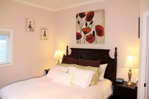 3 Schlafzimmer, Schreibtisch, Bügeleisen/Bügelbrett, Reisekinderbett