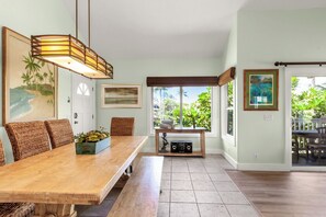 Dining - Luxury Condo In Poipu Beach, Central Air Conditioning, Pools and Mountain Views (Koloa)