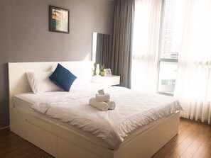 1 bedroom, in-room safe, iron/ironing board, free WiFi