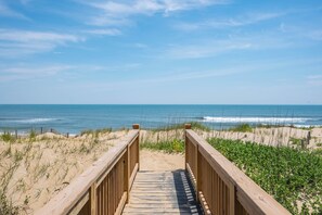 Beach nearby - 449 Ocean-Front Amazing Views & Easy Beach Access (Nags Head)