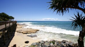 Una spiaggia nelle vicinanze