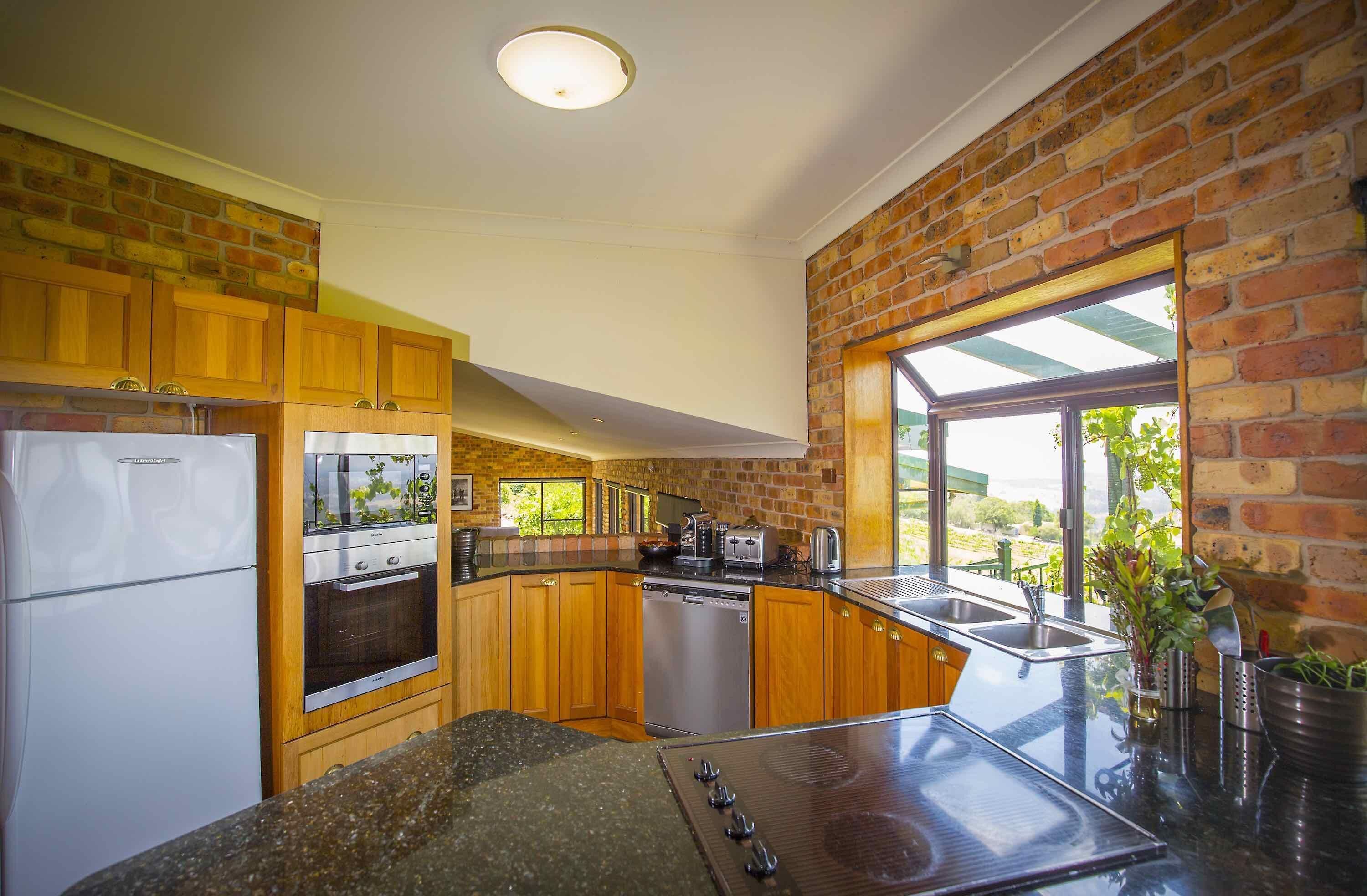 Aquila - 4 bedroom home with amazing valley views and swimming pool — image 8