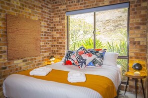 4 bedrooms, iron/ironing board, Internet - Aquila - 4 bedroom home with amazing valley views and swimming pool (Mount View)