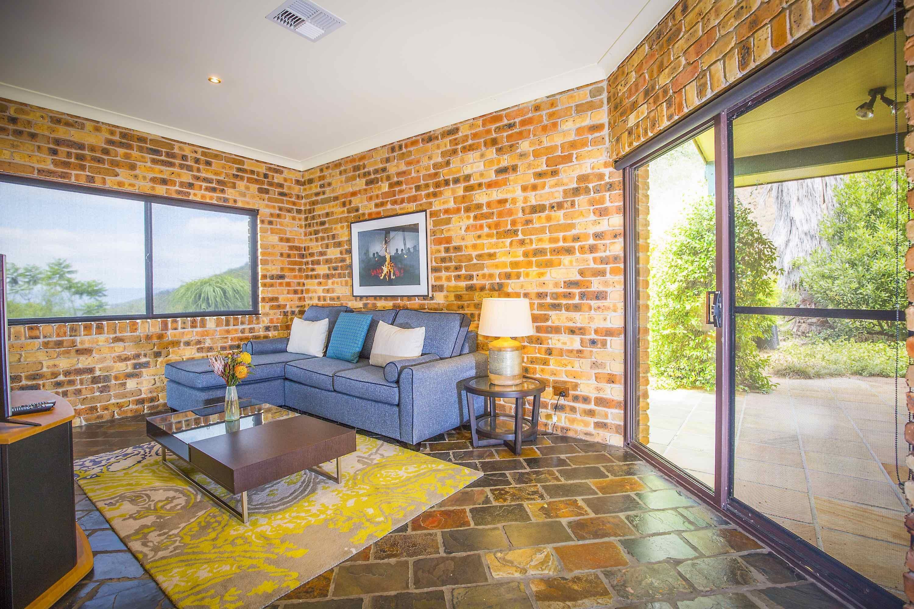 Aquila - 4 bedroom home with amazing valley views and swimming pool — image 17