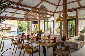 Dining - Luxurious Tropical Villa (Umalas)