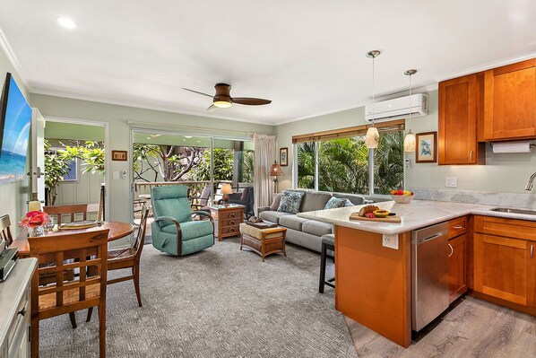 TV, books - Tropical Garden View at a Beach Front Property-Kihei Kai Unit 21 (Kihei)