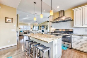 Fridge, microwave, oven, stovetop - Ruff Life | 320 ft from the beach | Dog Friendly, Private Pool, Hot Tub (Virginia Beach)