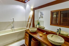 Bathroom - Private Pool Villa with Huge Garden! (Jimbaran)