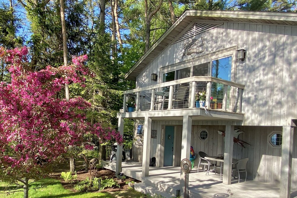 Seagull Beach Guest House, Lake Michigan Cottage On Private Beach