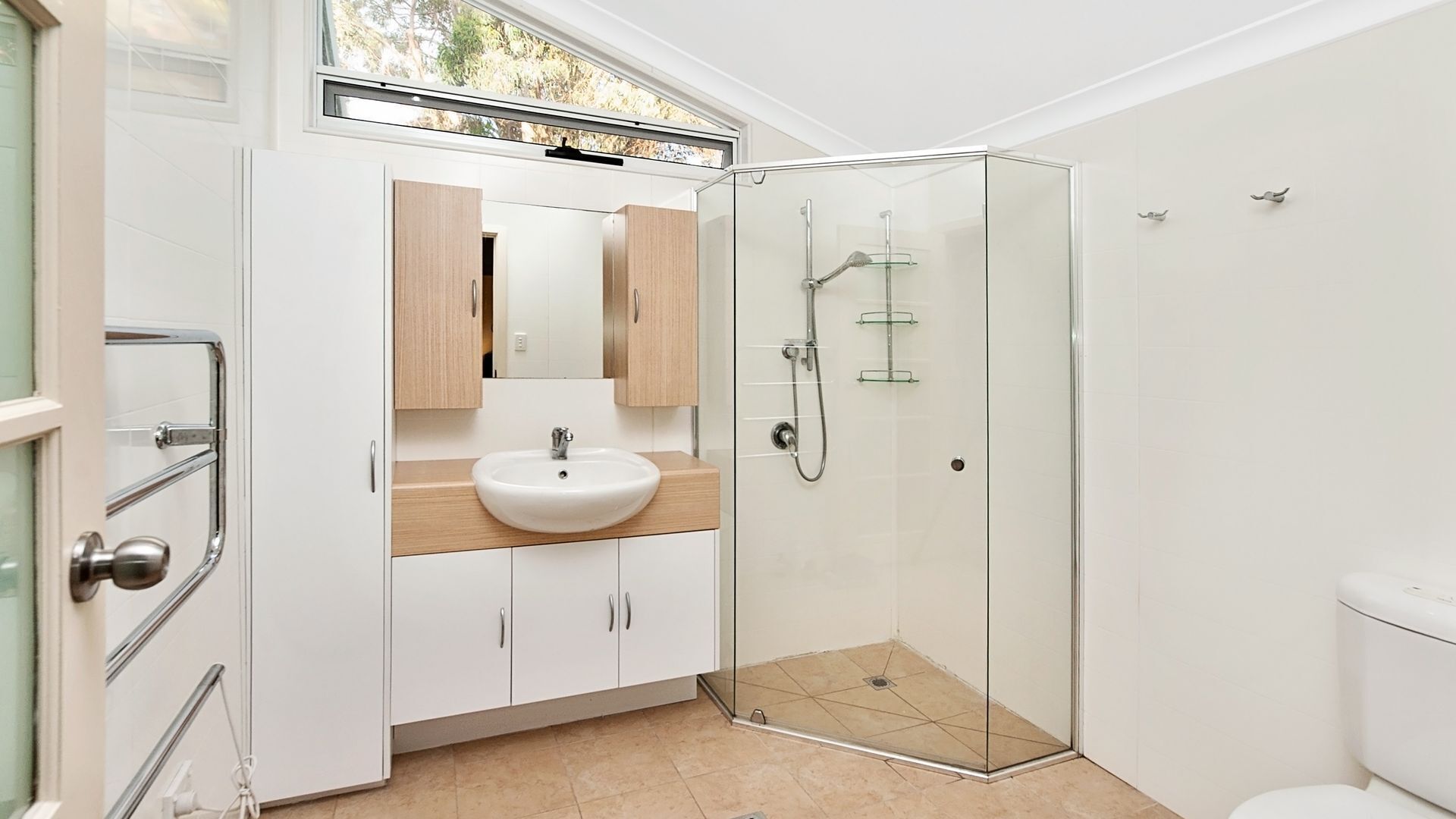 Bottlebrush Cottage & Studio — image 9