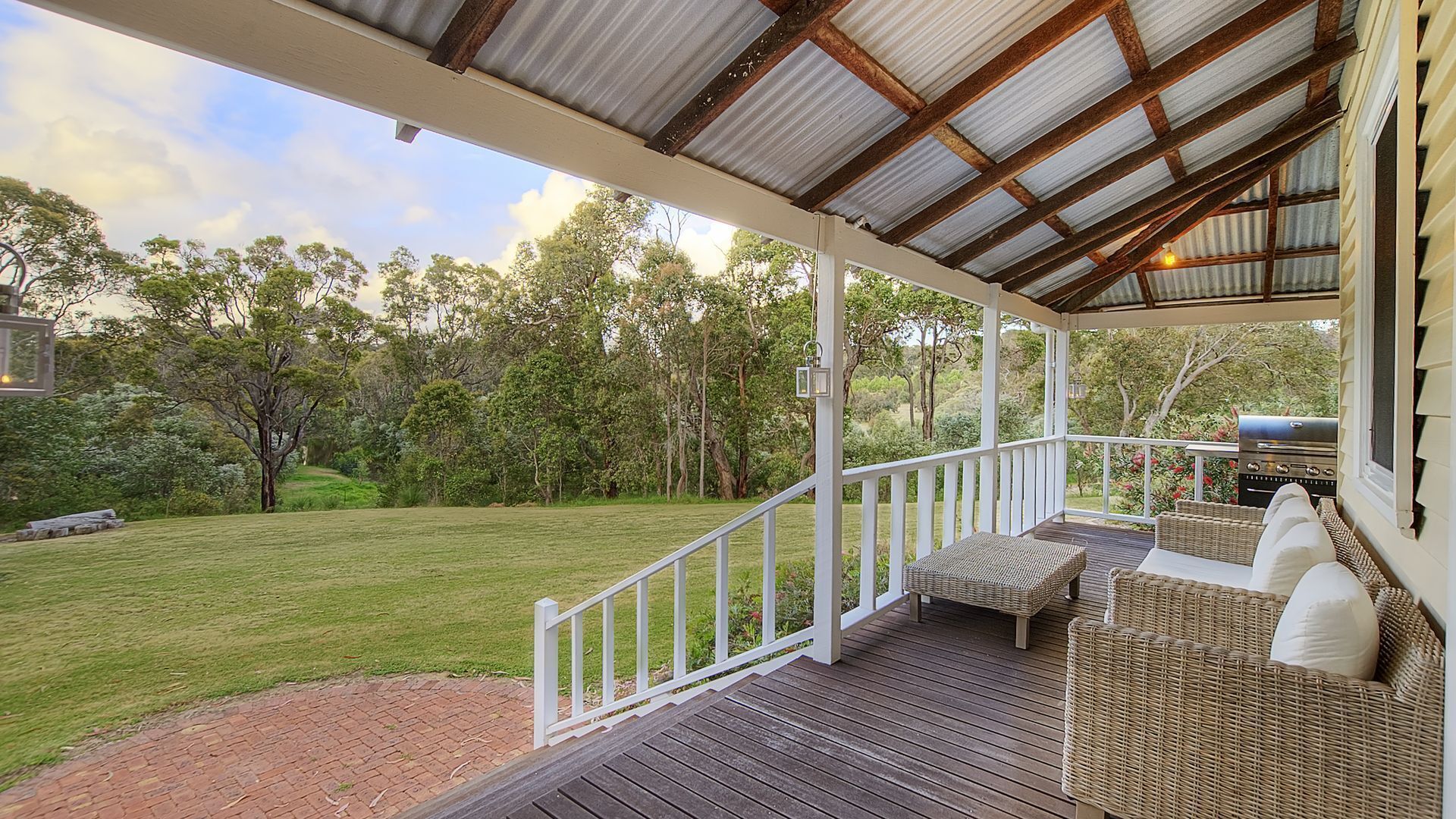 Bottlebrush Cottage & Studio — image 2