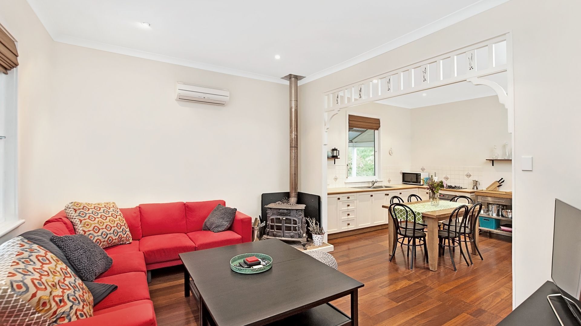 Bottlebrush Cottage & Studio — image 4