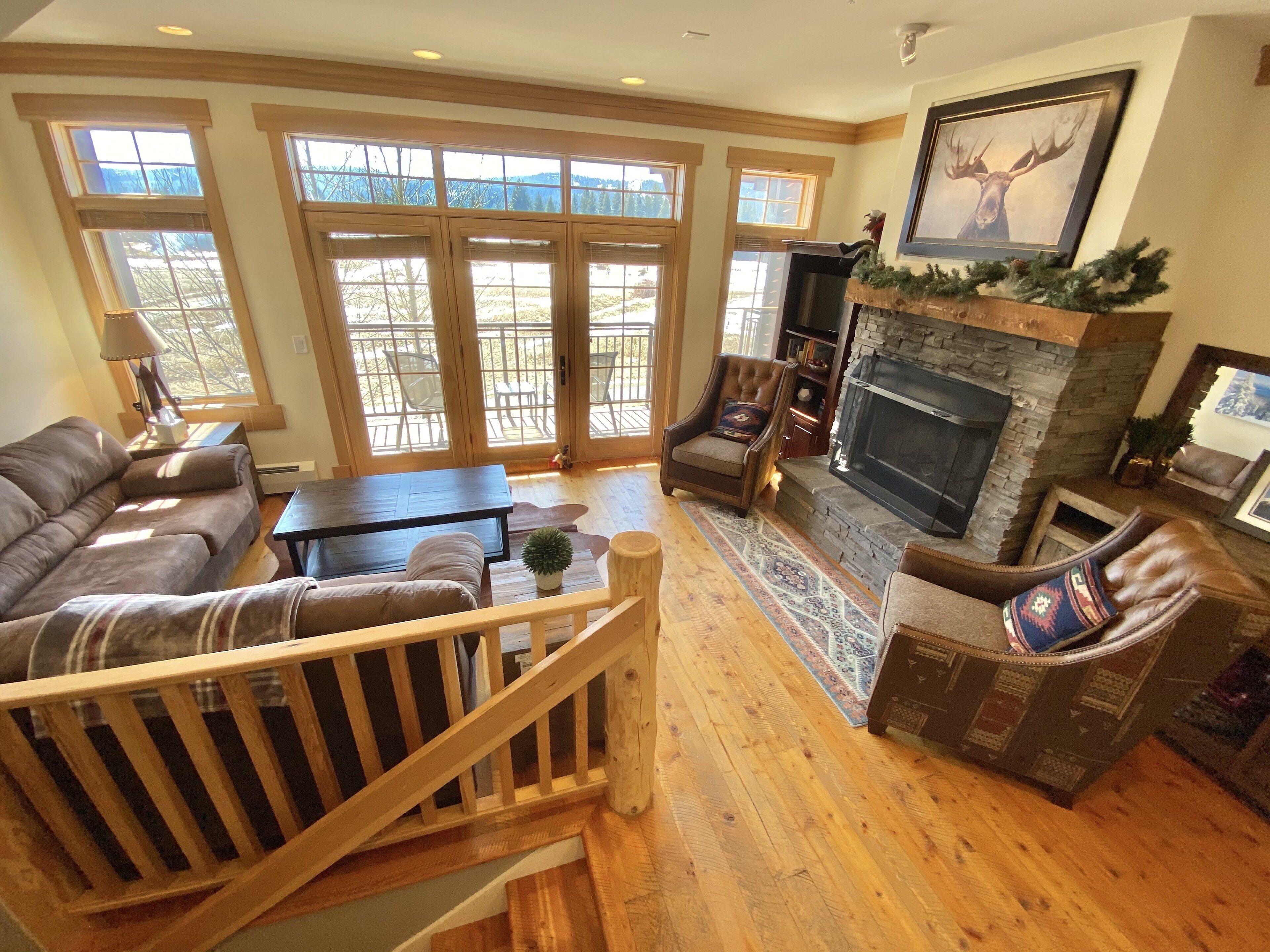 Luxurious Big Sky Rental, Perfect for Families, Meadow Village