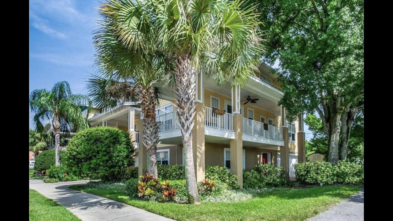 Luxury Hyde Park Townhome- WALK TO RESTAURANTS/BARS