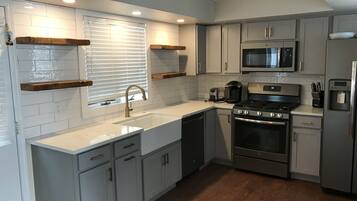 Fridge, microwave, oven, stovetop