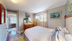 1 bedroom, iron/ironing board, free WiFi, bed sheets -  West End  Water View,  Large Private Deck,  Steps to Town & Beach, Prkg   7 day (Provincetown)
